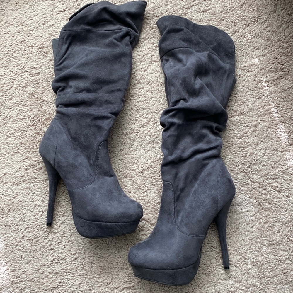 Womens Charlotte Russe Gray/Grey Suede Platform Boot Heel Size:7